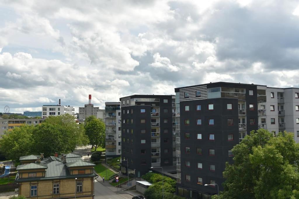 Kahe Magamistoaga Ja Suure Elutoaga 3-Toaline Korter Vaatega Tallinna Aerikeskusele ภายนอก รูปภาพ