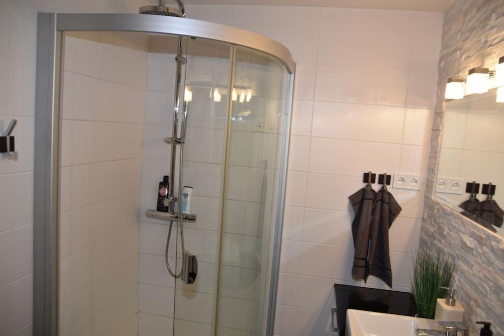 Kahe Magamistoaga Ja Suure Elutoaga 3-Toaline Korter Vaatega Tallinna Aerikeskusele ภายนอก รูปภาพ